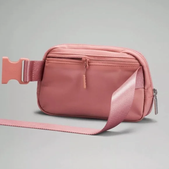 lululemon everywhere belt bag 💗 - Picture 3 of 5